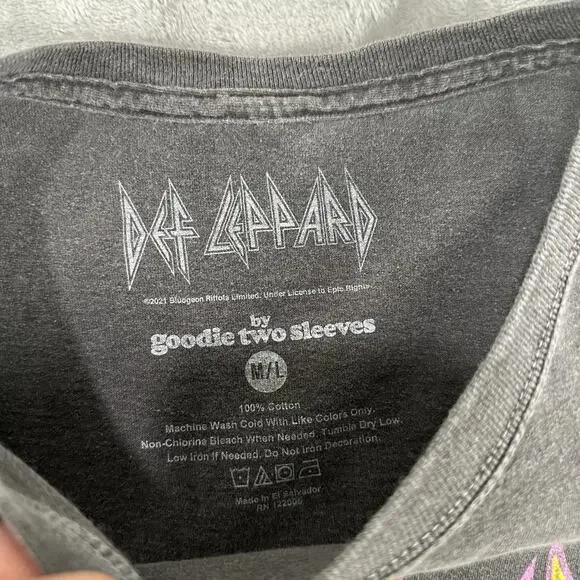 Def Leppard Rock of Ages Leopard Band Graphic T-shirt Size M/L - Picture 4 of 7